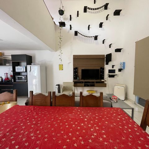 Casa à venda com 230m², 3 quartos e 3 vagasSala
