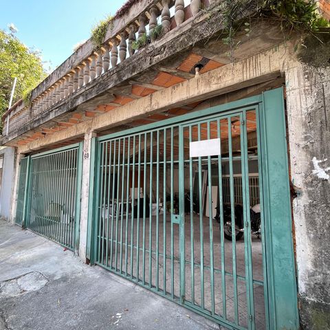 Casa à venda com 230m², 3 quartos e 3 vagasv