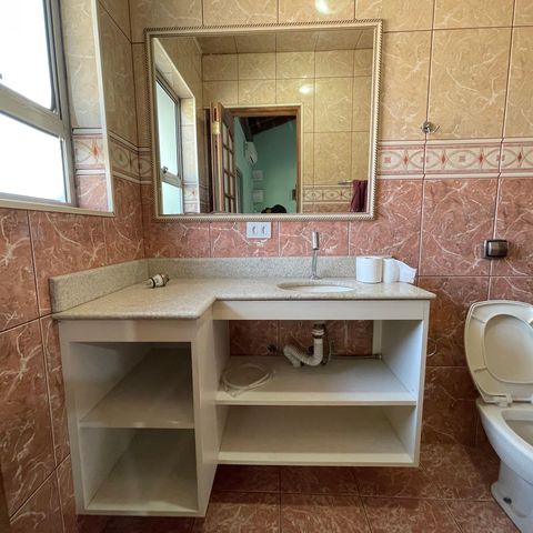Casa à venda com 230m², 3 quartos e 3 vagasBanheiro 2