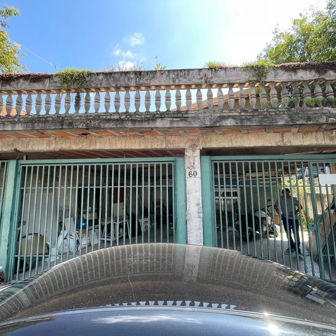 Casa à venda com 230m², 3 quartos e 3 vagasFachada