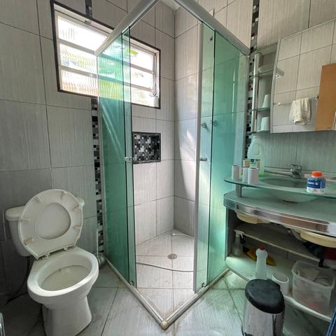 Casa à venda com 230m², 3 quartos e 3 vagasBanheiro 4
