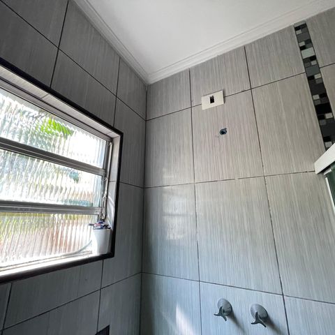 Casa à venda com 230m², 3 quartos e 3 vagasBanheiro 4