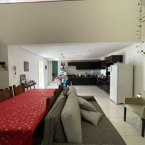 Casa à venda com 230m², 3 quartos e 3 vagasSala