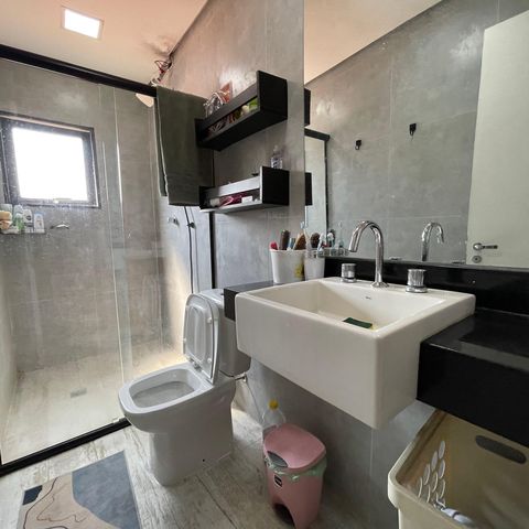 Casa à venda com 230m², 3 quartos e 3 vagasBanheiro 1