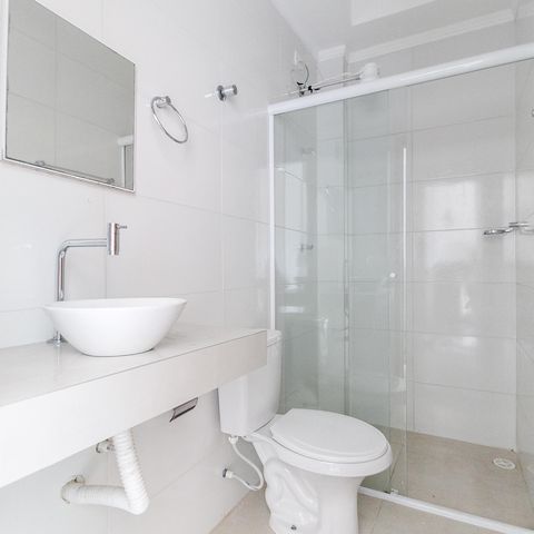Casa à venda com 52m², 2 quartos e 1 vaga Casa à venda com 52m², 2 quartos e 1 vagaBanheiro