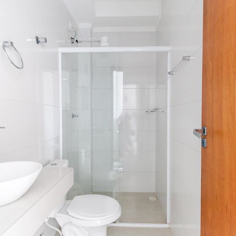 Casa à venda com 52m², 2 quartos e 1 vaga Casa à venda com 52m², 2 quartos e 1 vagaBanheiro
