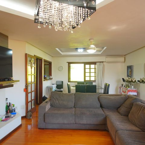 Casa à venda com 300m², 4 quartos e 3 vagasSala