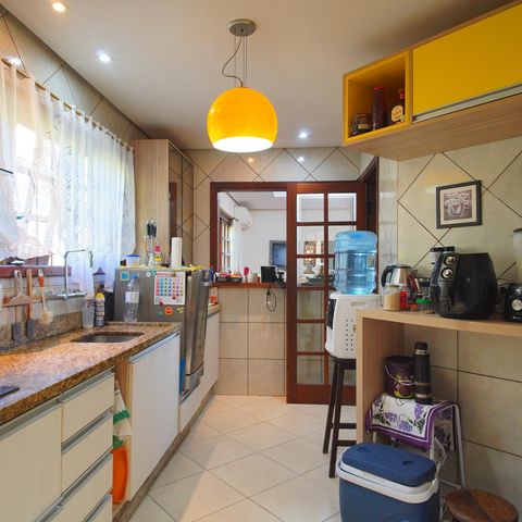 Casa à venda com 300m², 4 quartos e 3 vagasCozinha