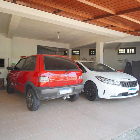 Casa à venda com 300m², 4 quartos e 3 vagasGaragem