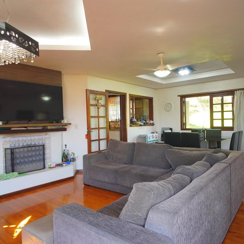 Casa à venda com 300m², 4 quartos e 3 vagasSala