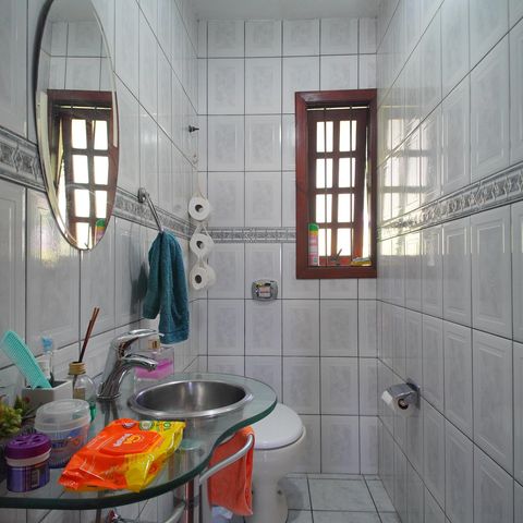 Casa à venda com 300m², 4 quartos e 3 vagasBanheiro 2