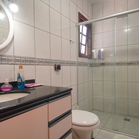 Casa à venda com 300m², 4 quartos e 3 vagasBanheiro 1