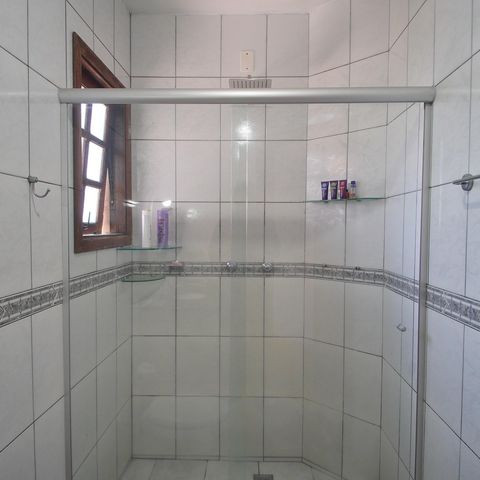 Casa à venda com 300m², 4 quartos e 3 vagasBanheiro 1