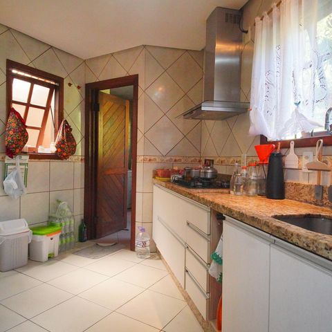 Casa à venda com 300m², 4 quartos e 3 vagasCozinha