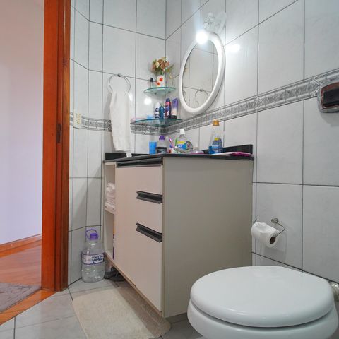 Casa à venda com 300m², 4 quartos e 3 vagasBanheiro 1
