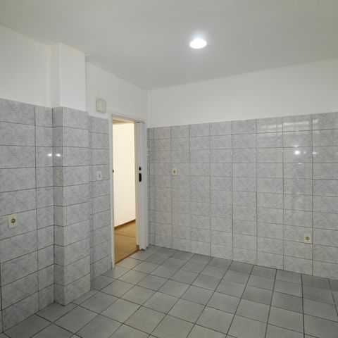 Apartamento para alugar com 113m², 3 quartos e sem vagaCozinha
