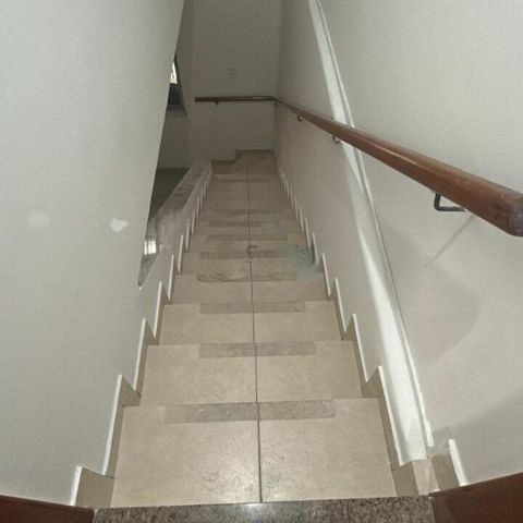 Casa à venda com 170m², 3 quartos e 2 vagas