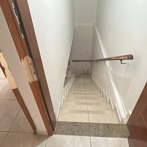Casa à venda com 170m², 3 quartos e 2 vagas