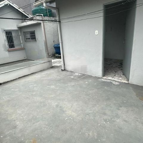 Casa à venda com 170m², 3 quartos e 2 vagas
