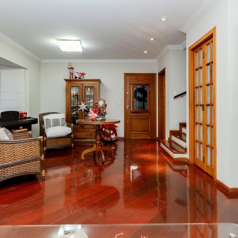 Casa de condomínio à venda com 365m², 4 quartos e 3 vagasSala