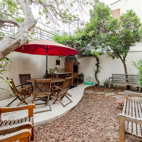 Casa de condomínio à venda com 365m², 4 quartos e 3 vagasQuintal