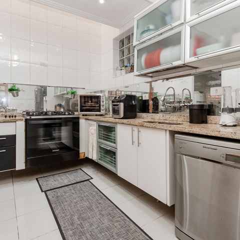 Casa de condomínio à venda com 365m², 4 quartos e 3 vagasCozinha