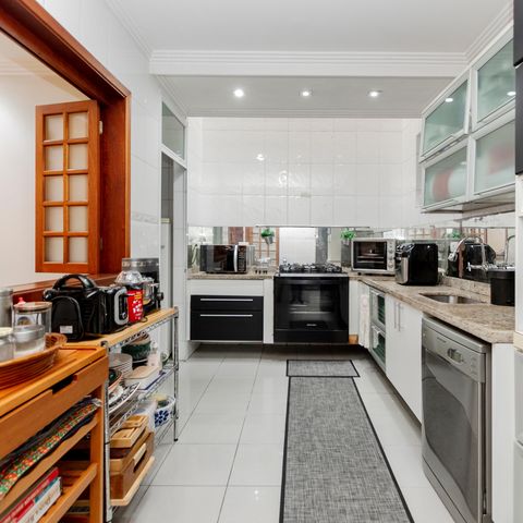 Casa de condomínio à venda com 365m², 4 quartos e 3 vagasCozinha