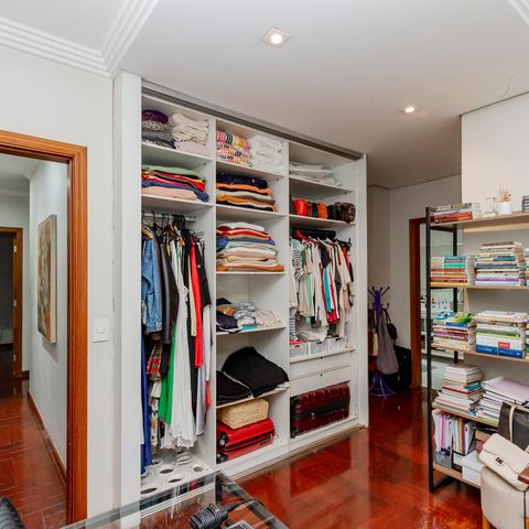 Casa de condomínio à venda com 365m², 4 quartos e 3 vagasSuíte 1