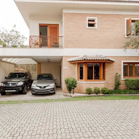 Casa de condomínio à venda com 365m², 4 quartos e 3 vagasFachada