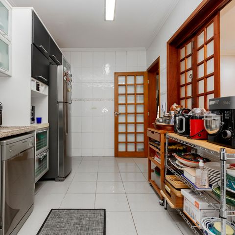 Casa de condomínio à venda com 365m², 4 quartos e 3 vagasCozinha