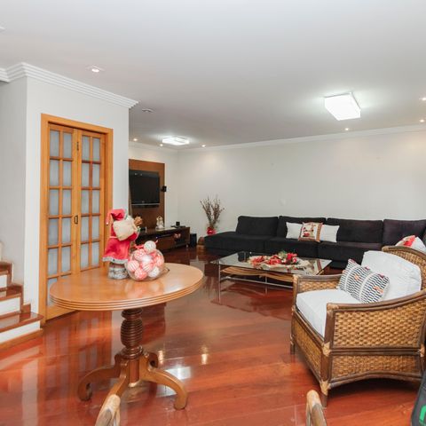 Casa de condomínio à venda com 365m², 4 quartos e 3 vagasSala