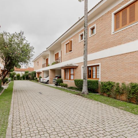 Casa de condomínio à venda com 365m², 4 quartos e 3 vagasÁrea do Condomínio