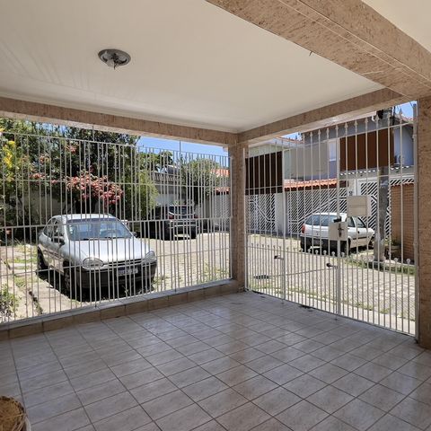 Casa à venda com 145m², 4 quartos e 2 vagasGaragem