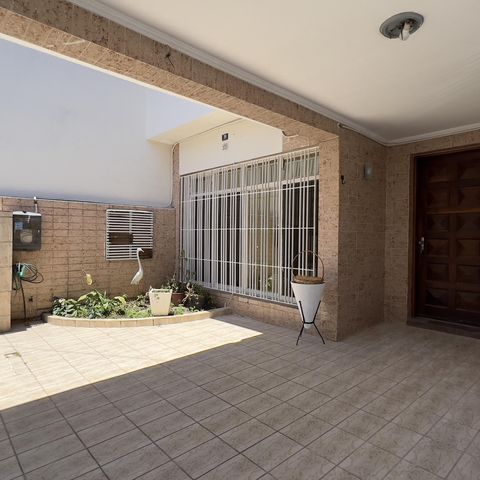 Casa à venda com 145m², 4 quartos e 2 vagasGaragem