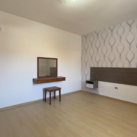 Casa à venda com 145m², 4 quartos e 2 vagasSuíte