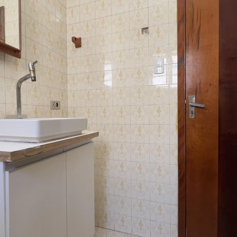 Casa à venda com 145m², 4 quartos e 2 vagasBanheiro