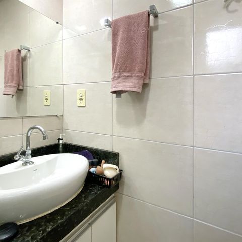 Apartamento à venda com 150m², 3 quartos e 3 vagas Apartamento à venda com 150m², 3 quartos e 3 vagasBanheiro da Suíte 1