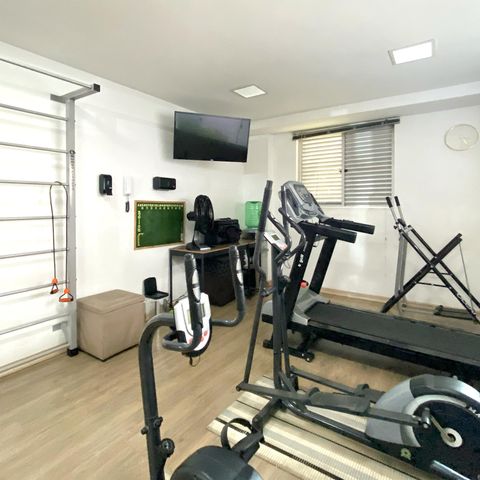 Apartamento à venda com 150m², 3 quartos e 3 vagas Apartamento à venda com 150m², 3 quartos e 3 vagasÁrea comum - Academia