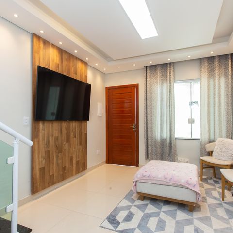 Casa à venda com 75m², 3 quartos e 2 vagas Casa à venda com 75m², 3 quartos e 2 vagasSala