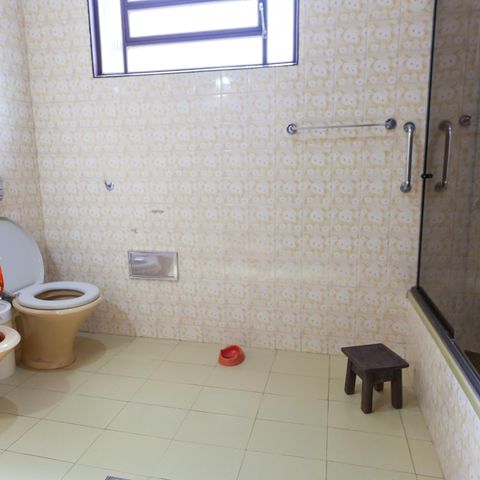 Casa à venda com 1272m², 4 quartos e 4 vagasBanheiro suite 1 