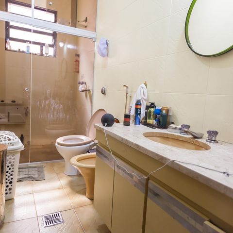 Casa à venda com 1272m², 4 quartos e 4 vagasBanheiro Social / semi suite 