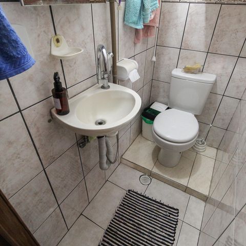 Casa à venda com 120m², 4 quartos e 2 vagas Casa à venda com 120m², 4 quartos e 2 vagasLavabo