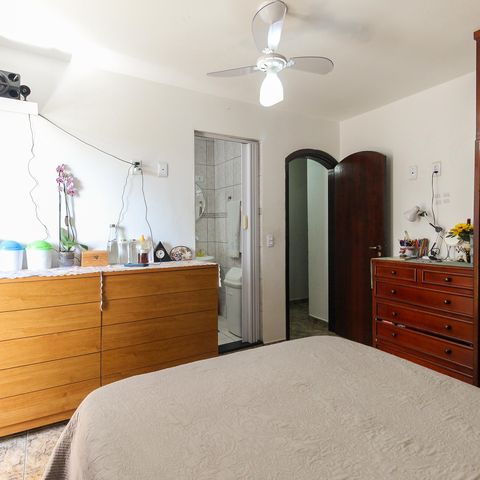 Casa à venda com 120m², 4 quartos e 2 vagas Casa à venda com 120m², 4 quartos e 2 vagasSuíte 1