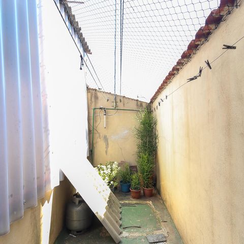 Casa à venda com 120m², 4 quartos e 2 vagas Casa à venda com 120m², 4 quartos e 2 vagasÁrea de serviço