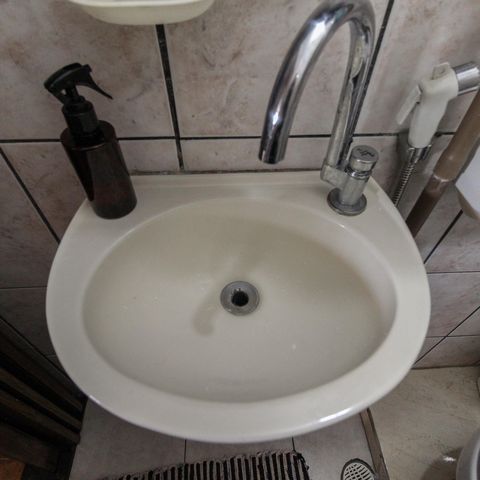 Casa à venda com 120m², 4 quartos e 2 vagas Casa à venda com 120m², 4 quartos e 2 vagasLavabo
