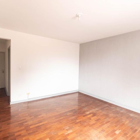 Apartamento à venda com 100m², 3 quartos e sem vaga Apartamento à venda com 100m², 3 quartos e sem vagaSala