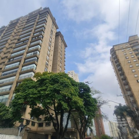 Apartamento à venda com 145m², 4 quartos e 2 vagasFachada