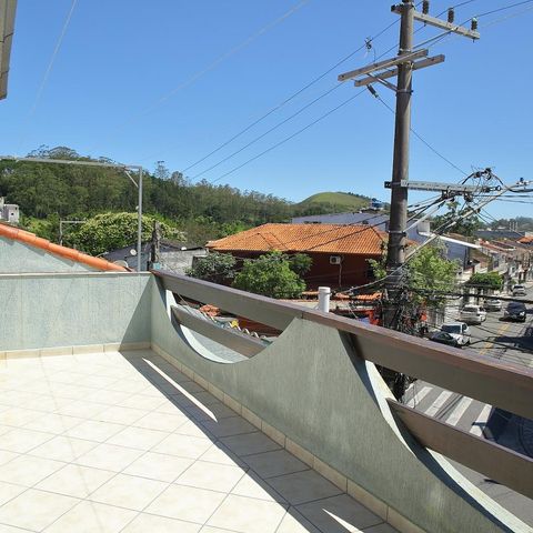 Casa à venda com 241m², 4 quartos e 4 vagasVaranda Quarto 2 e 3 