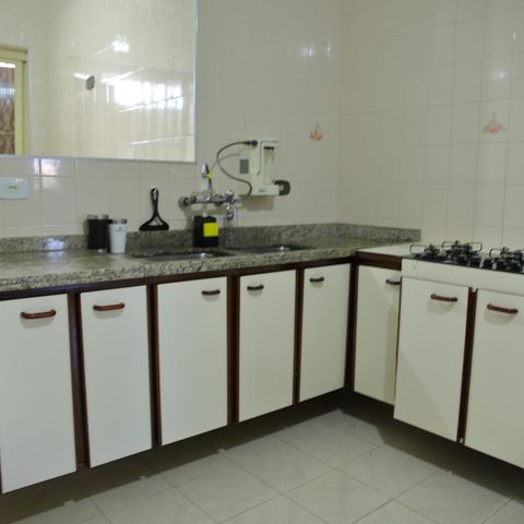 Casa à venda com 241m², 4 quartos e 4 vagasCozinha 