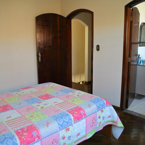 Casa à venda com 241m², 4 quartos e 4 vagasSuíte 